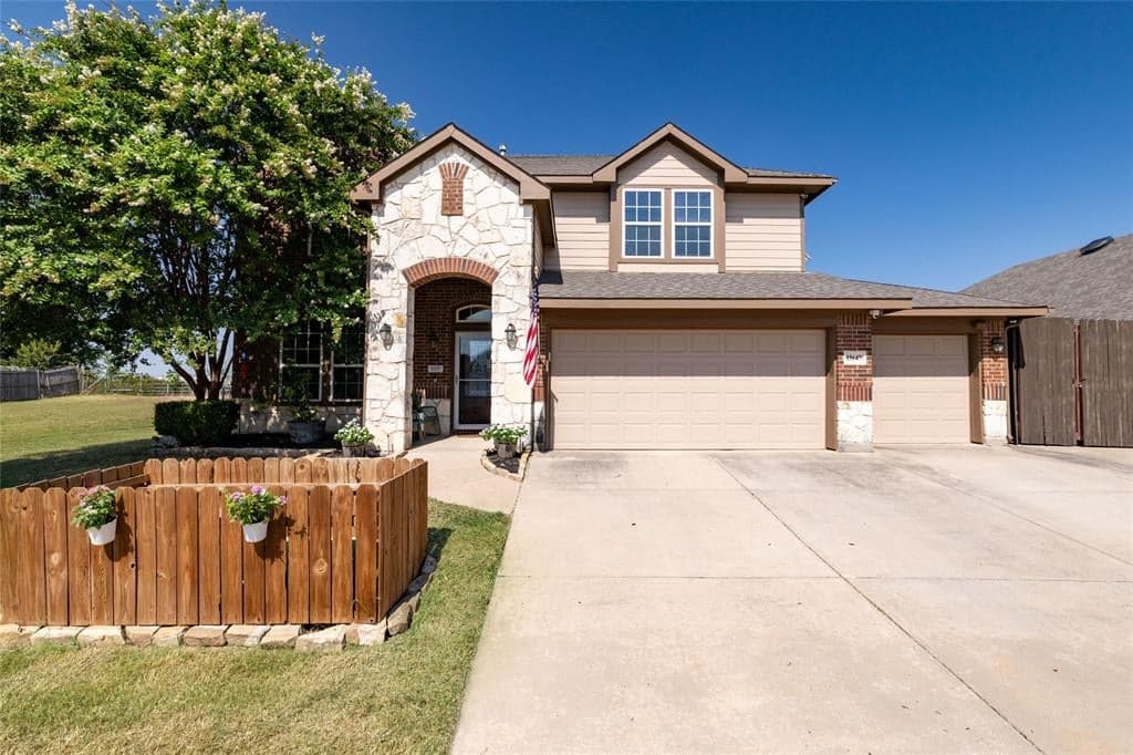 15647 Gatehouse Dr