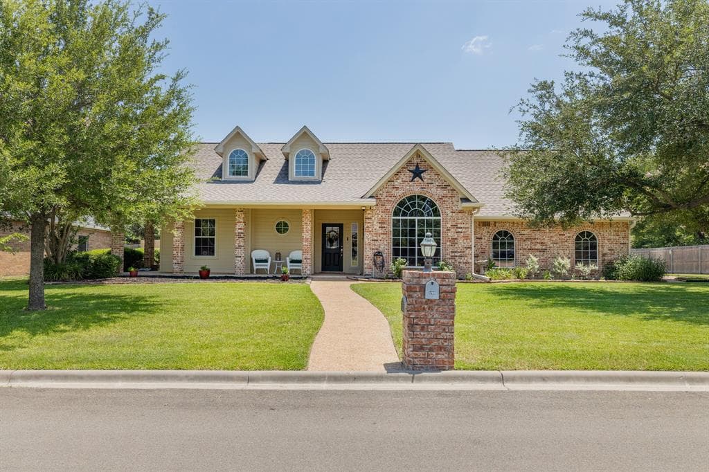 1208 Kempner Park