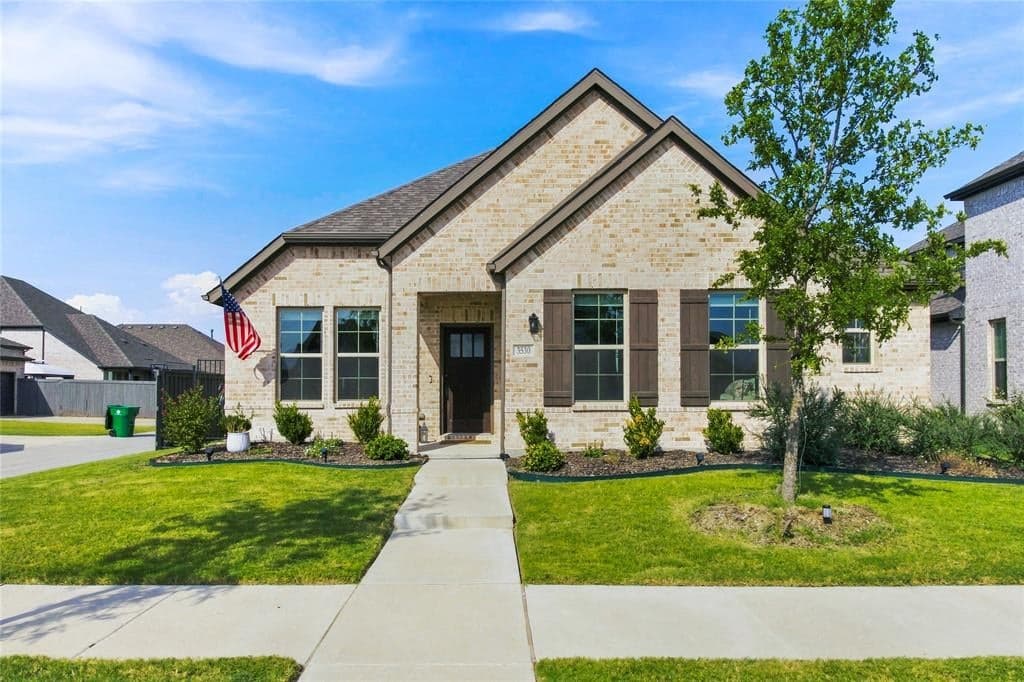 3530 Burdock Ln