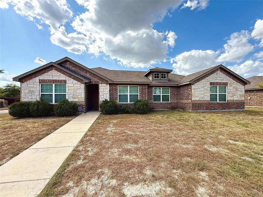 2126 Candace Dr