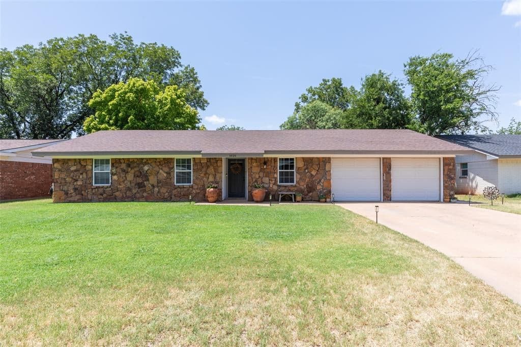 1626 Marsalis Dr