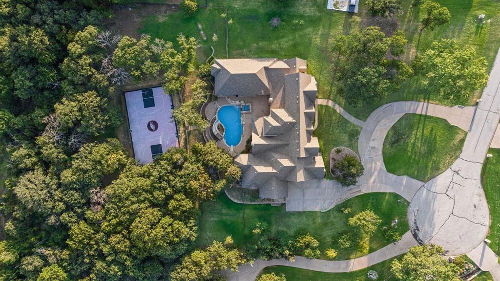 685 Knob Hill Ct