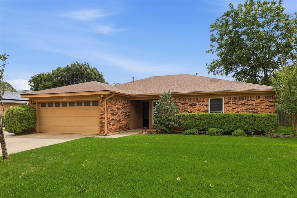 1104 Monterrey St