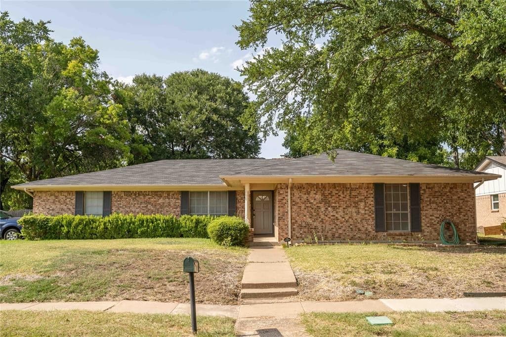 2001 Chalice Rd