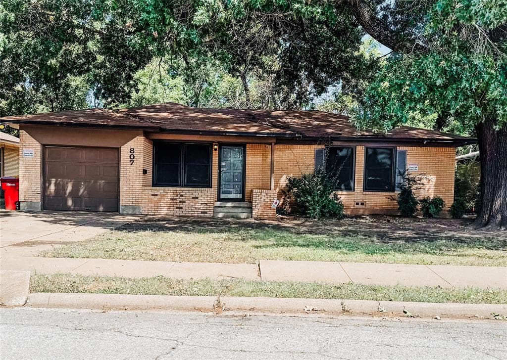 807 Blanton Dr