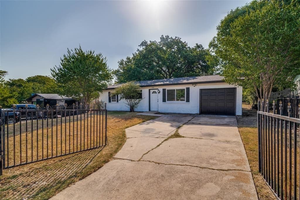 1408 Melanie Ln