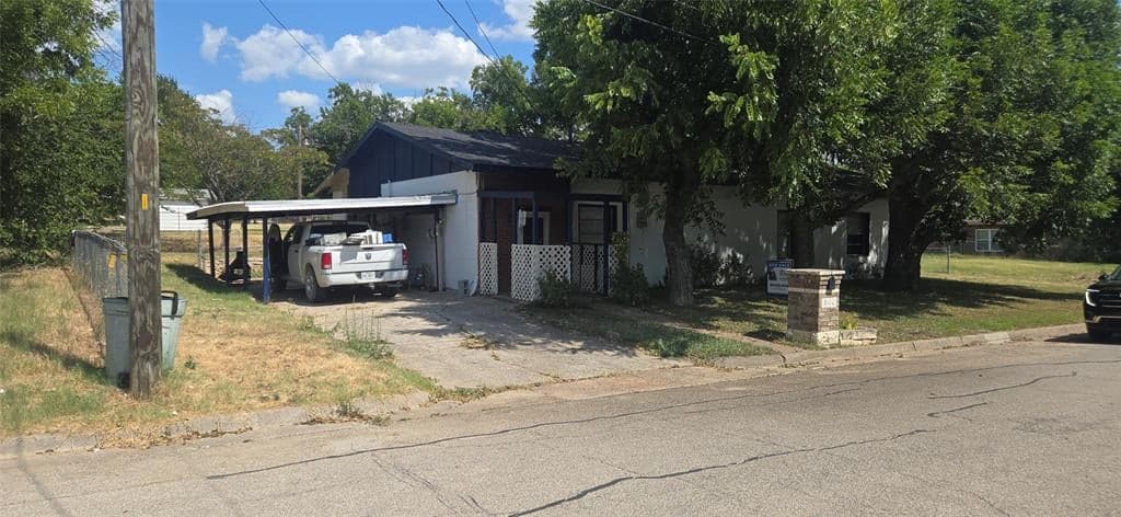 1512 N Elm St