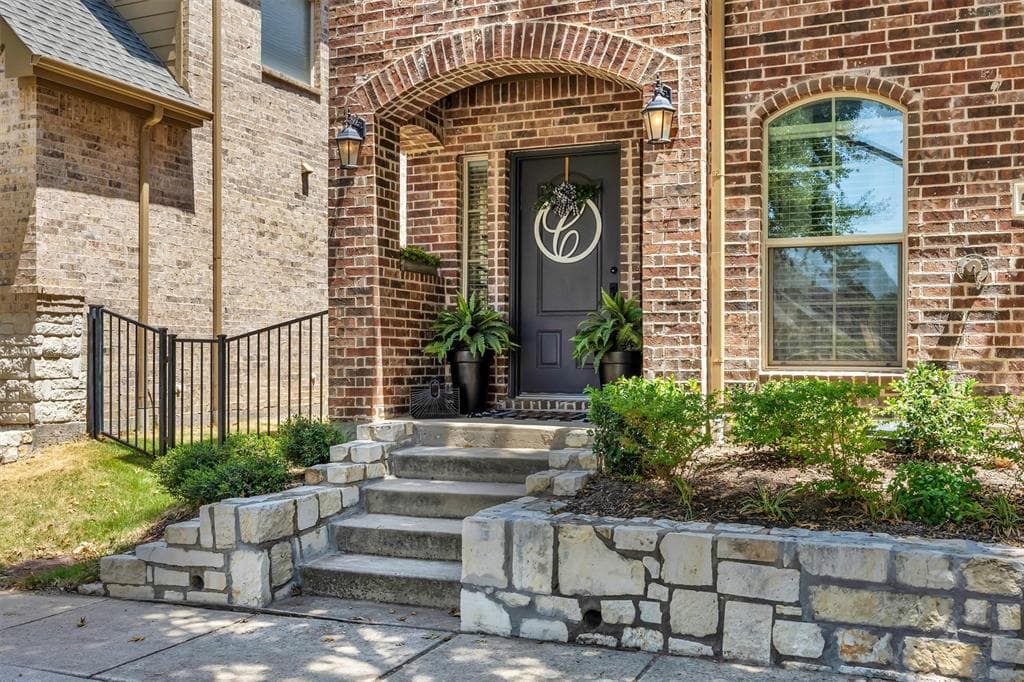 5646 Grosseto Dr