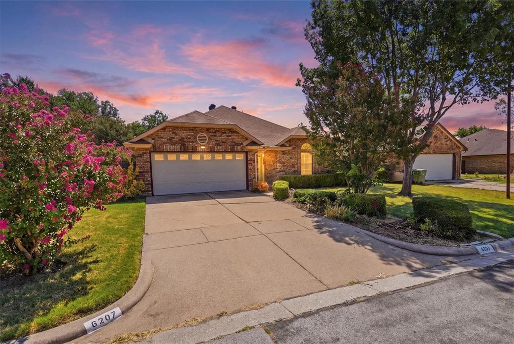 6207 Declaration Dr