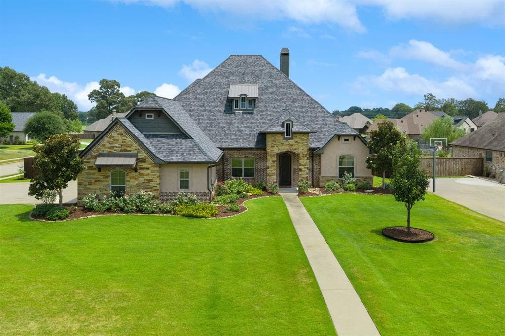 115 Circle Club Ln
