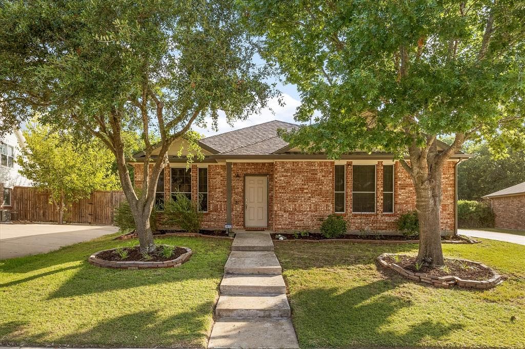 3852 Juniper Hills Dr
