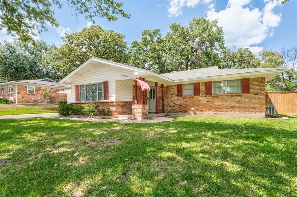 608 W Cheryl Ave