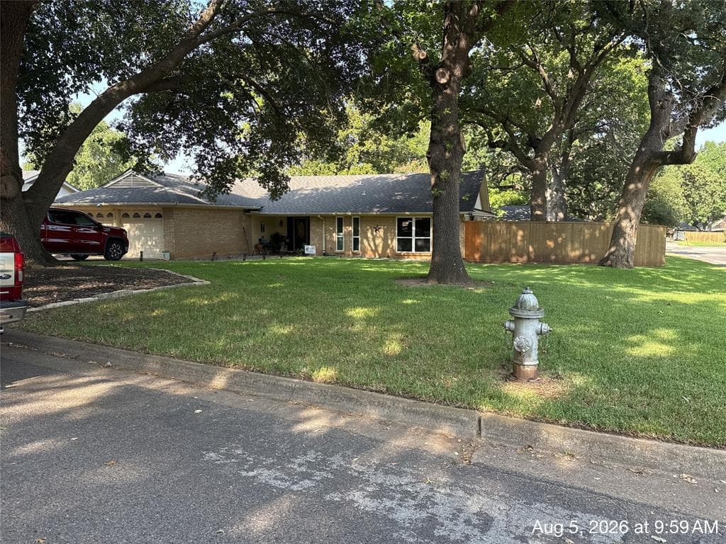 3900 Lynbrook Ln