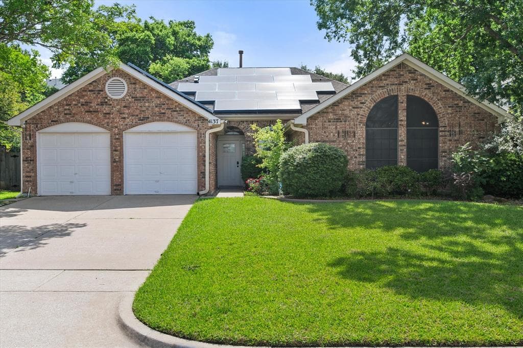 4137 Mapleridge Dr