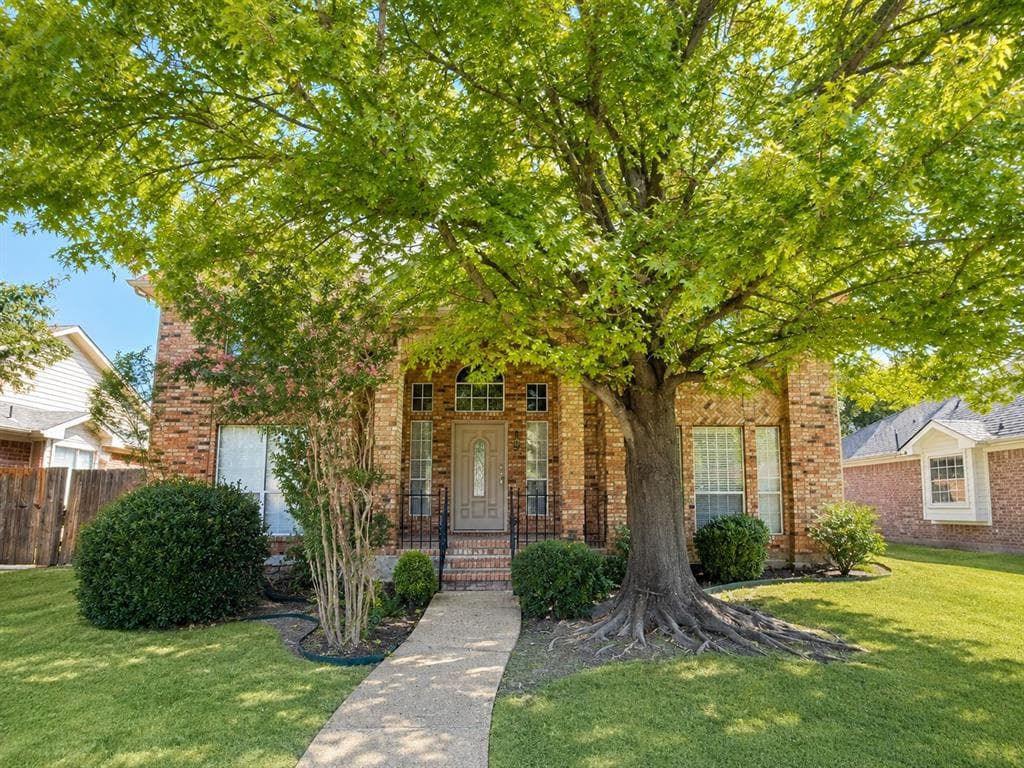 2012 Austin Dr