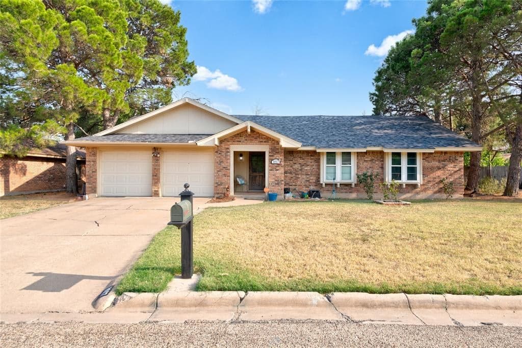1017 Chriswood Dr