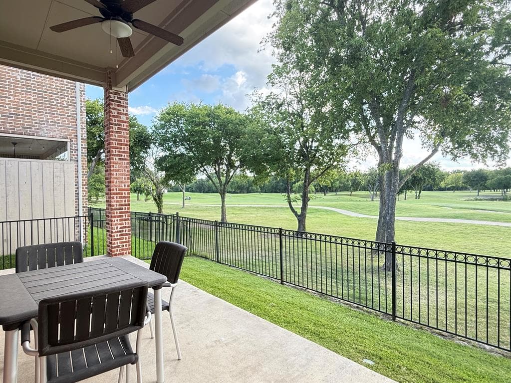 2313 Chadwick Ln