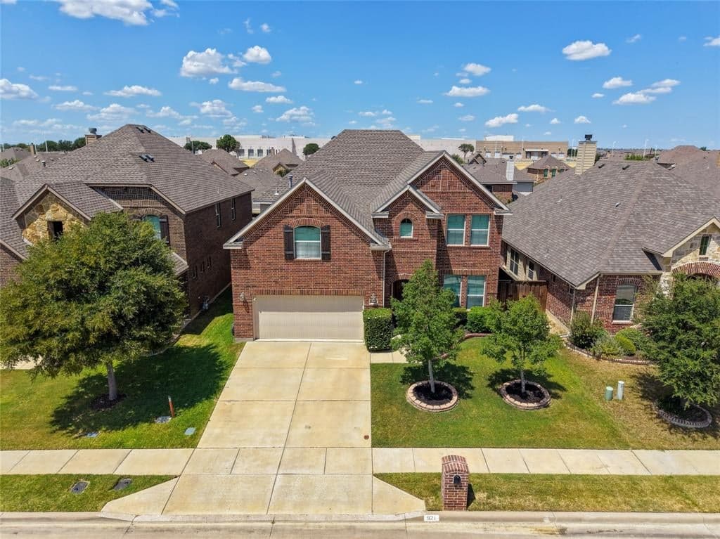 921 Viburnum Dr
