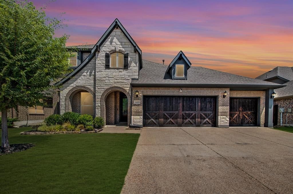 3609 Red Deer Ln