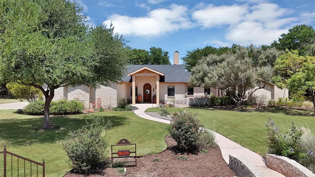 6747 Oak Hill Ln