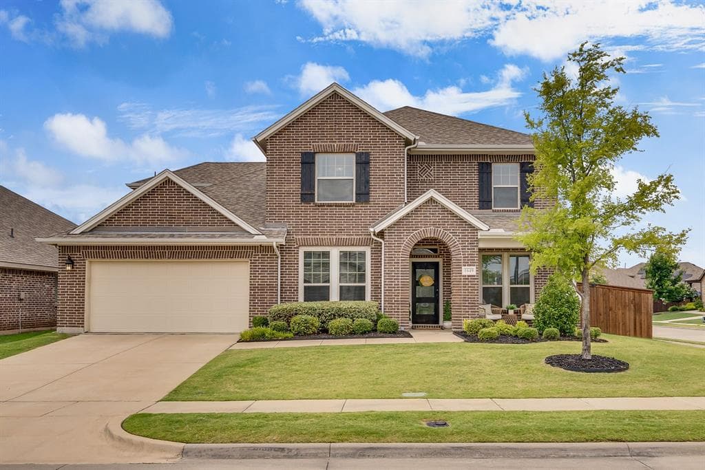 1649 Deerpath Dr