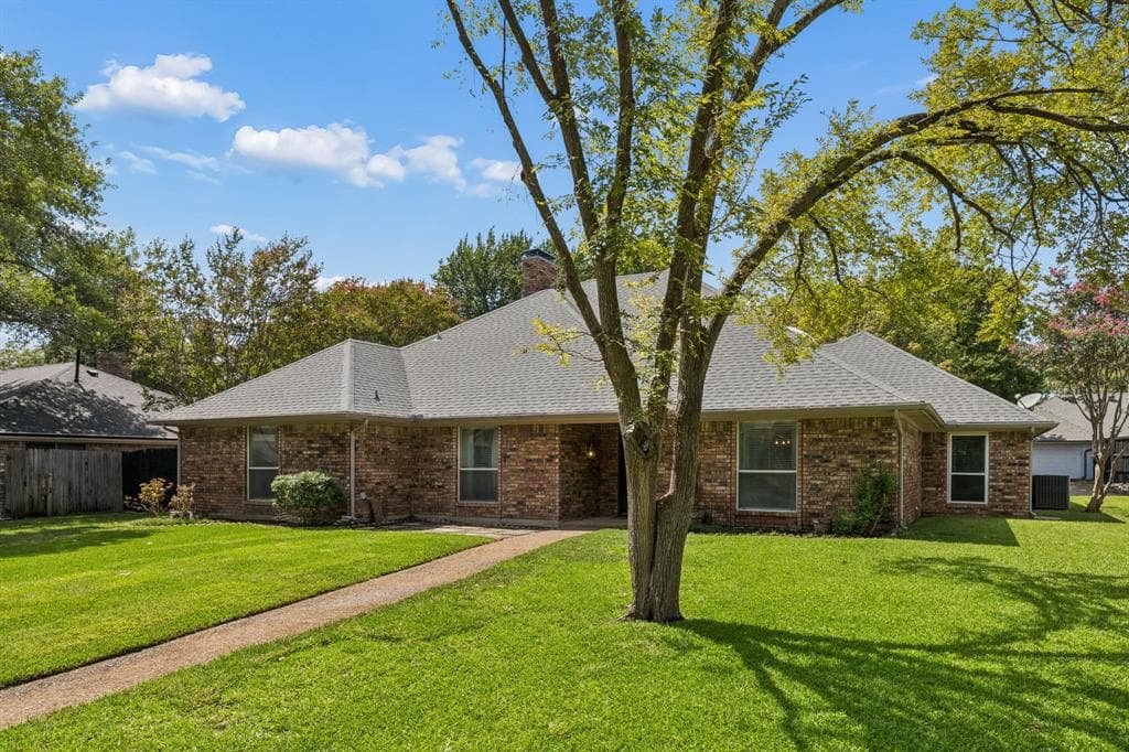 6611 Elvedon Dr