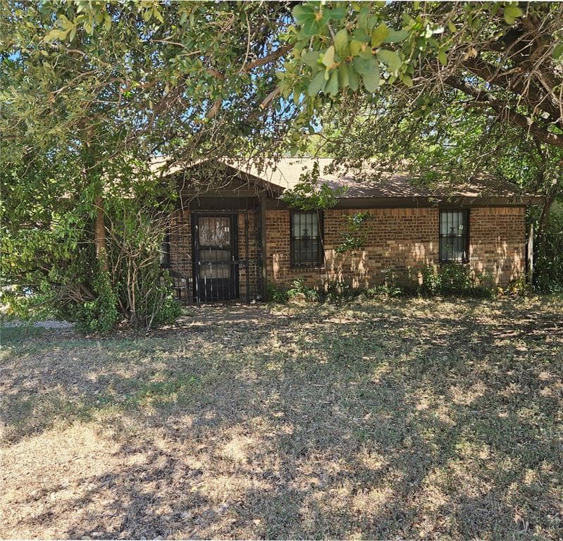 1313 E Robert St