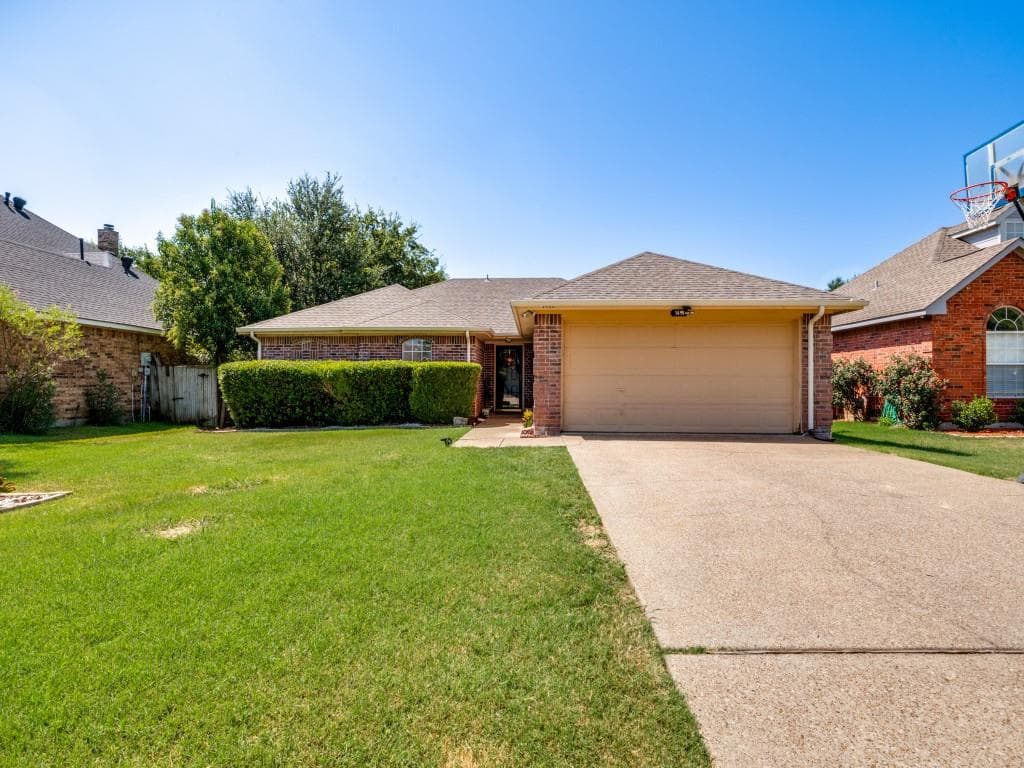 1413 Mockingbird Ln