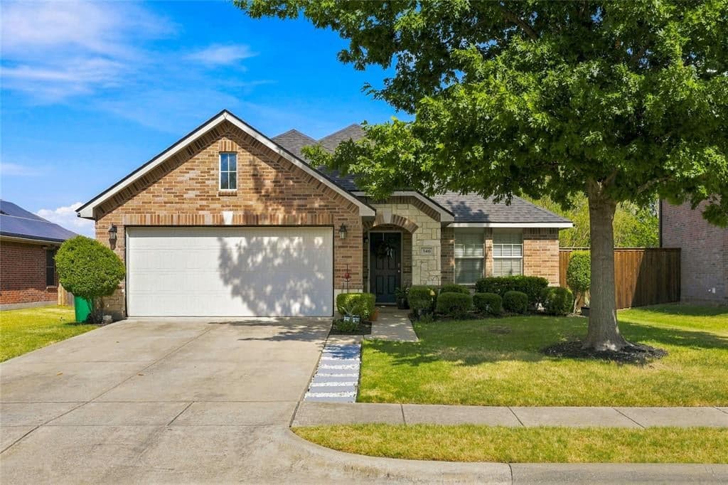 546 Laurel Ln