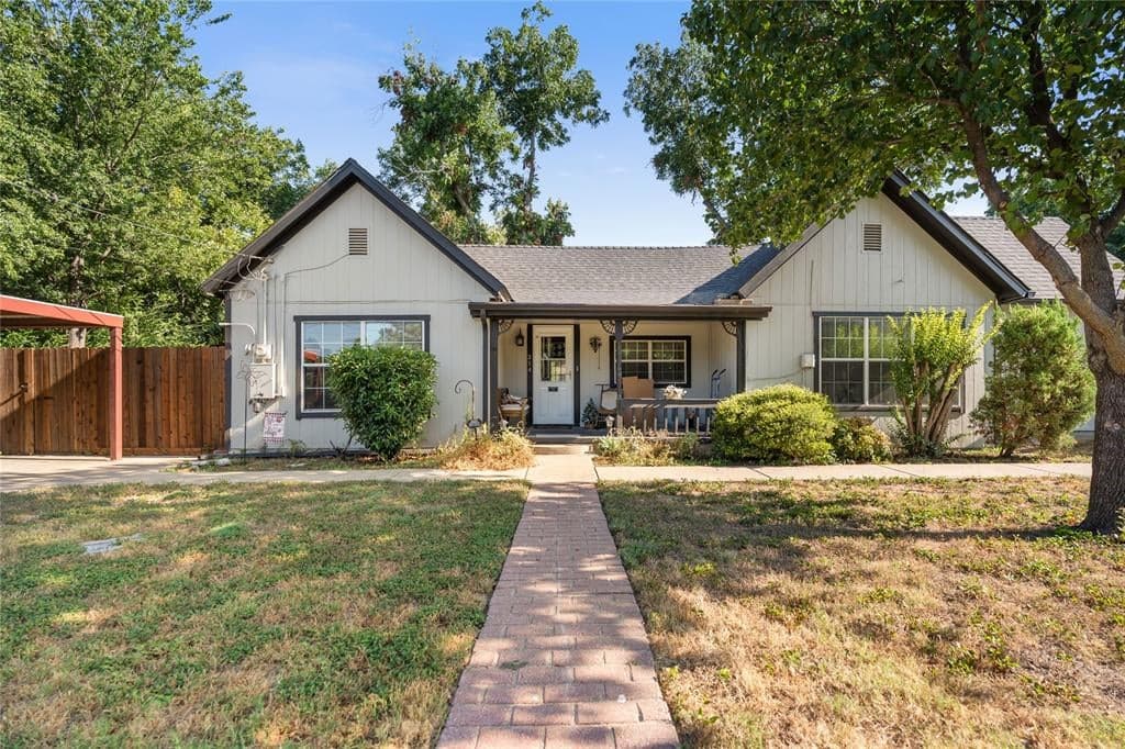 314 W 4th St