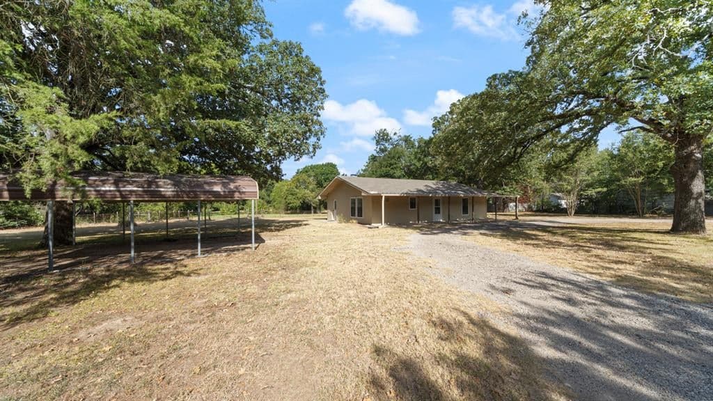 1320 Johnson Ln