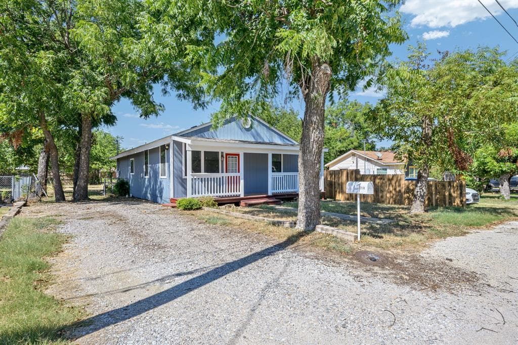 1210 Elmira St