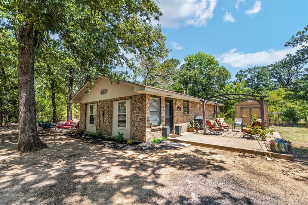 116 E Beachwood Loop