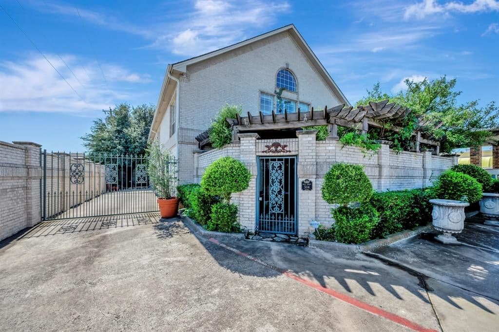 504 N Main St