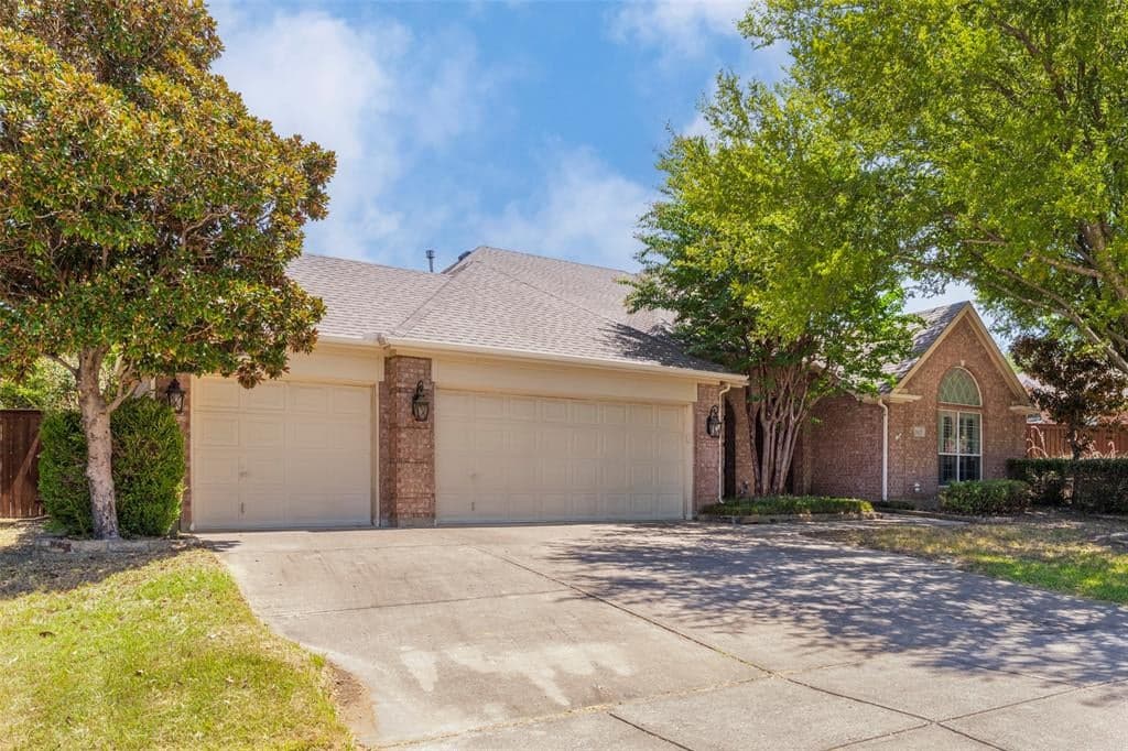 1620 Babbling Brook Dr