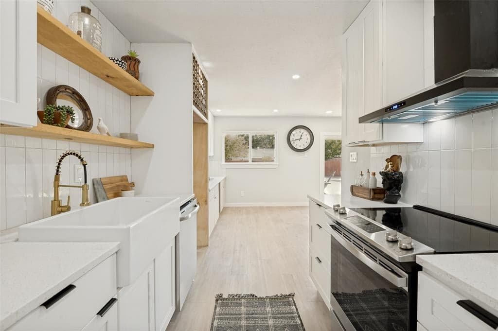 2125 Highbury Rd