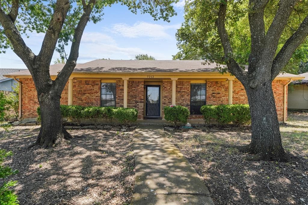 7212 Field View Ln