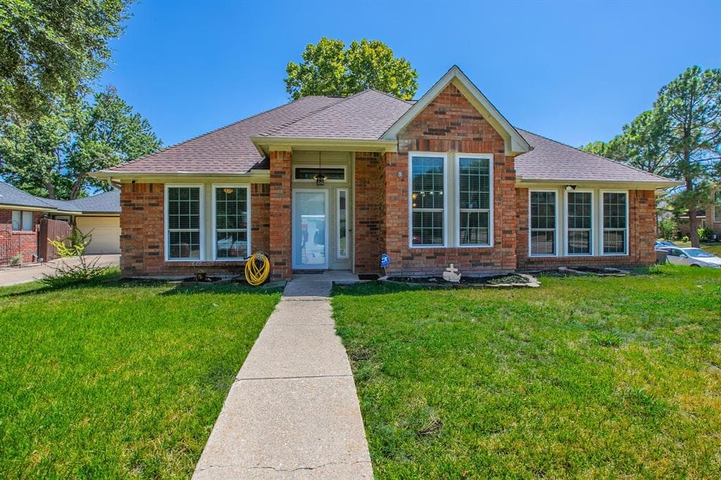2759 Wentworth Dr