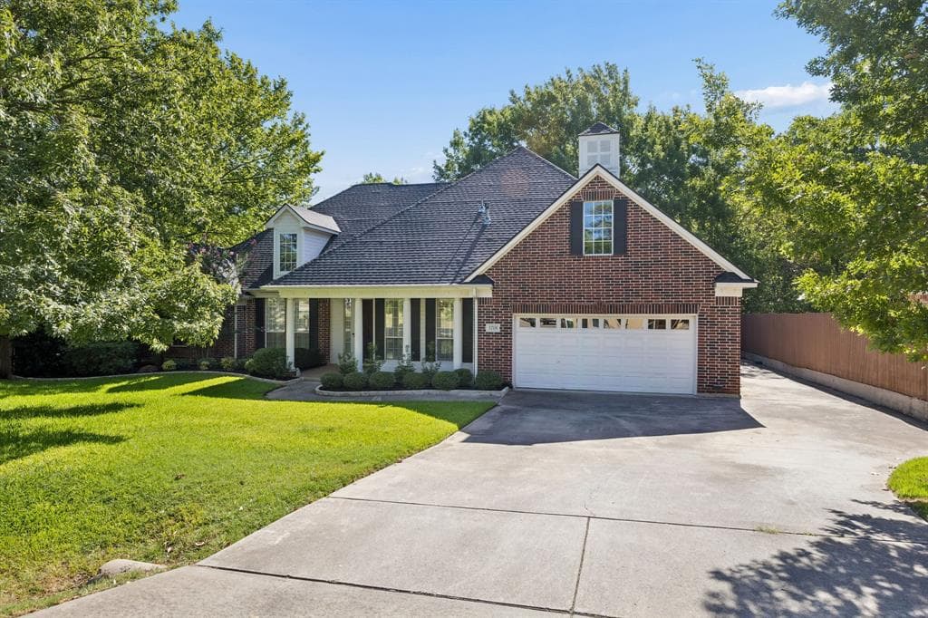 3718 Lakeview Dr