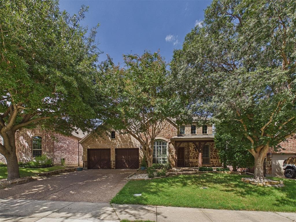 6400 Castle Rock Cir