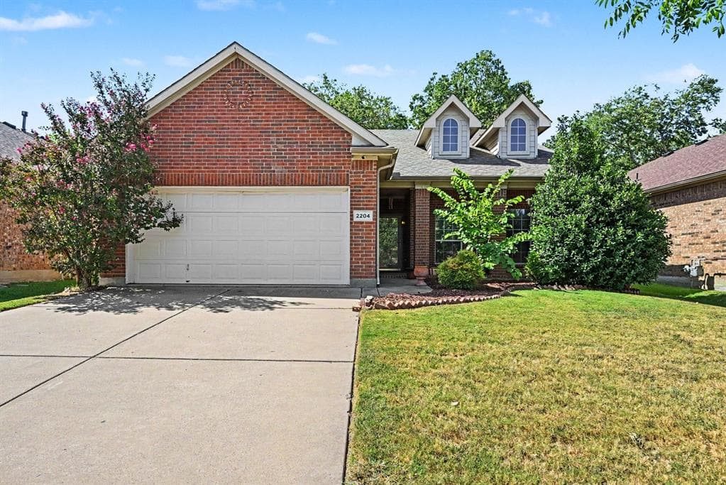 2204 Priscella Dr