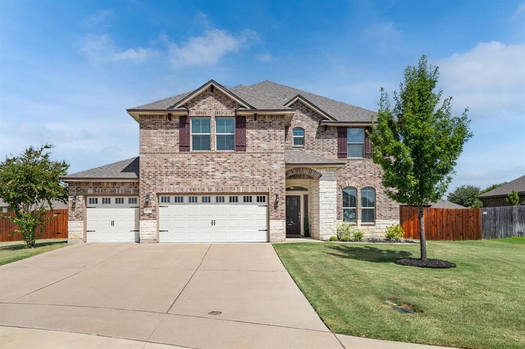 1220 Drummond Cir