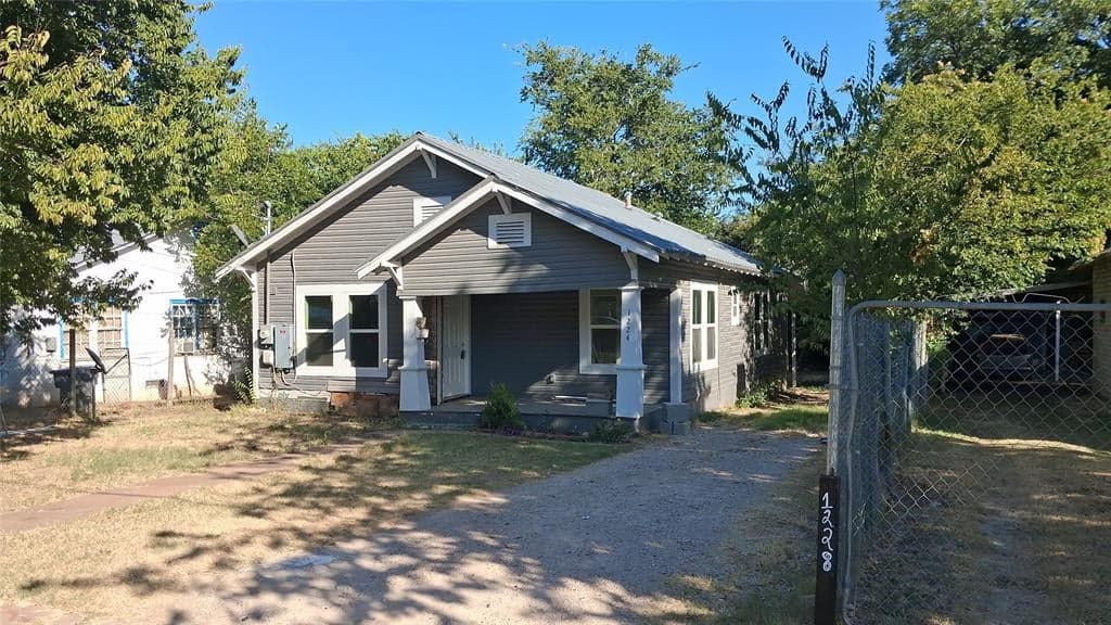1224 Frost Ave