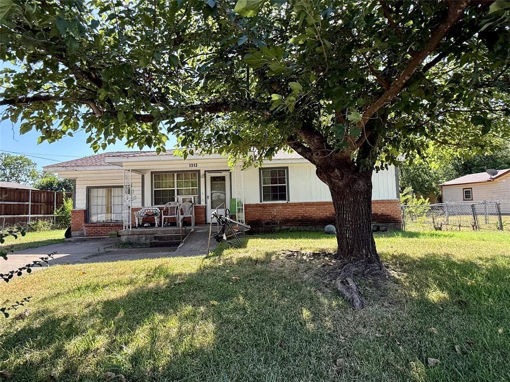 1313 S Rockwall Ave