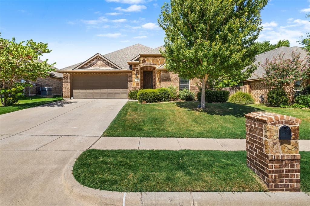 913 Abbey Ln