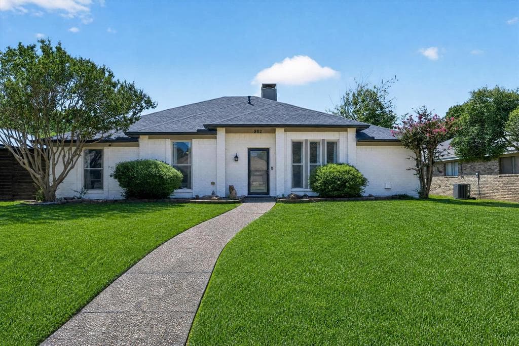 802 Green Brook Dr