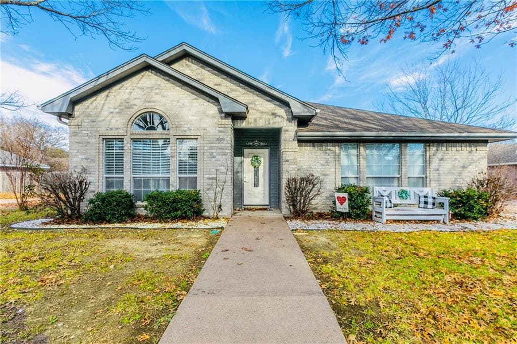 224 Fannin Dr