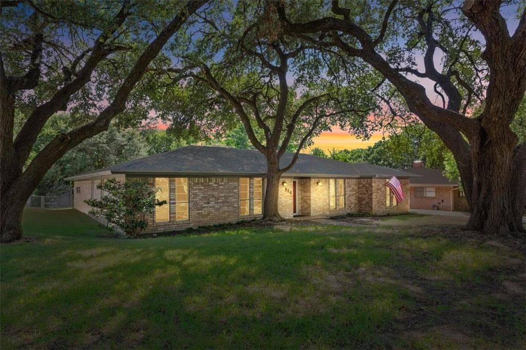 816 Wedgewood Dr