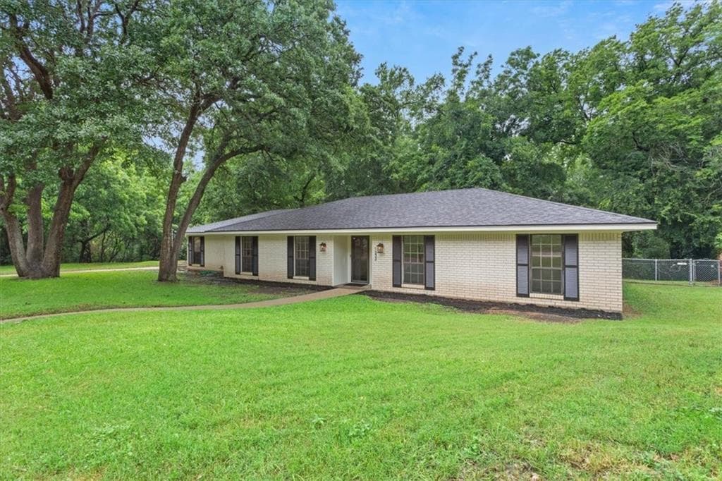 1232 Wedgewood Dr