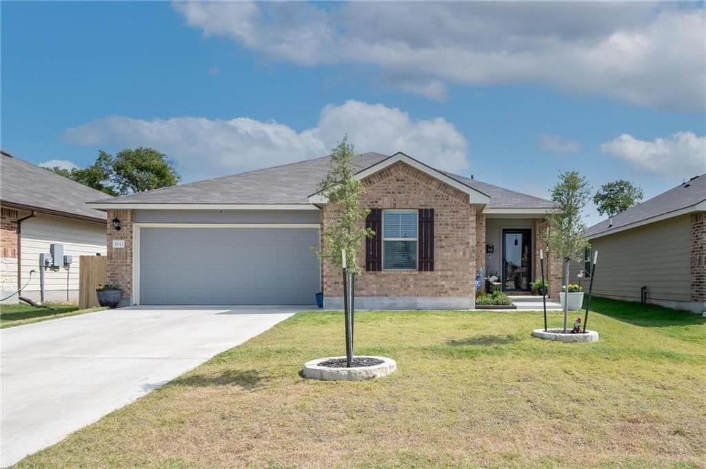 1012 Oxford Ln